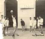 ESD : École Sportive Dordor, équipe de handball, 1959, cour de l'école